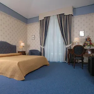 hotellátogatás